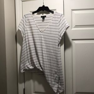 Cute t shirt with a high low bottom!